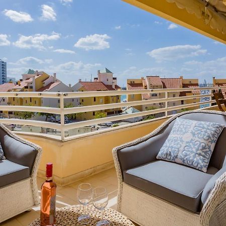 Marina 2Bdr Apartment With Balcony & Pool - 5Min From Beach By Lovelystay Куартейра Екстериор снимка