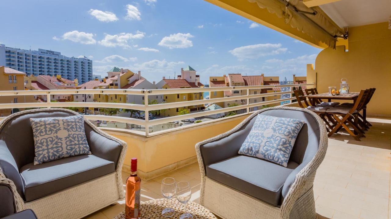 Marina 2Bdr Apartment With Balcony & Pool - 5Min From Beach By Lovelystay Куартейра Екстериор снимка