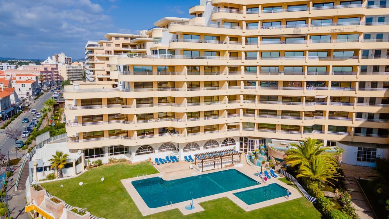 Marina 2Bdr Apartment With Balcony & Pool - 5Min From Beach By Lovelystay Куартейра Екстериор снимка