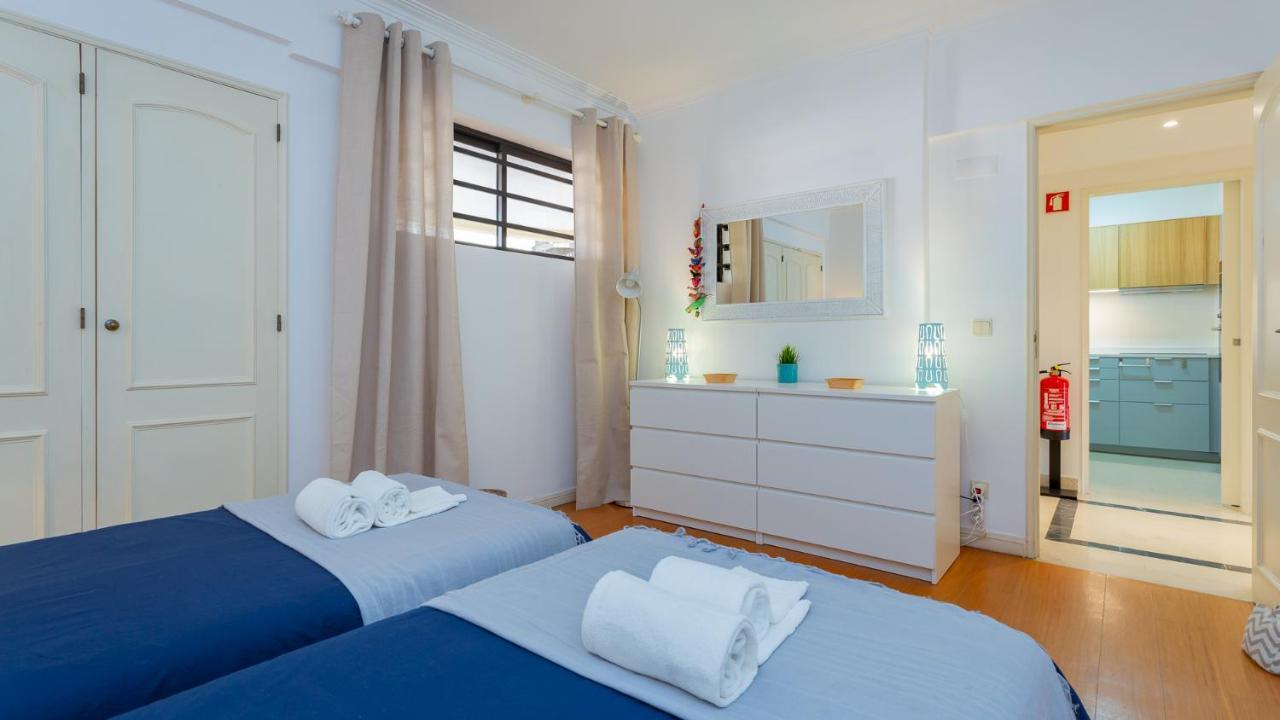 Marina 2Bdr Apartment With Balcony & Pool - 5Min From Beach By Lovelystay Куартейра Екстериор снимка